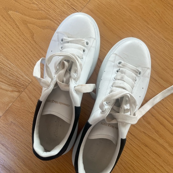 Alexander McQueen Sneakers - Picture 4 of 7